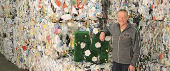 Collaboratore con recycling Collaboratore con recycling